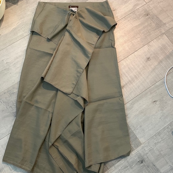 NWT Surrealist asymmetrical front zip long skirt - Picture 6 of 10